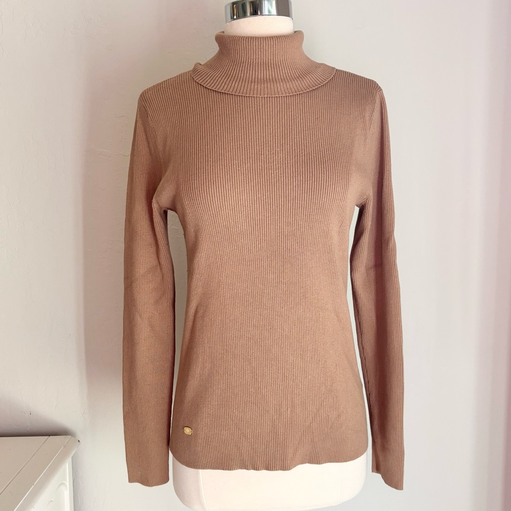 Lauren by Ralph Lauren Ribbed Fitted Turtleneck Sweater in Tan, Size Large